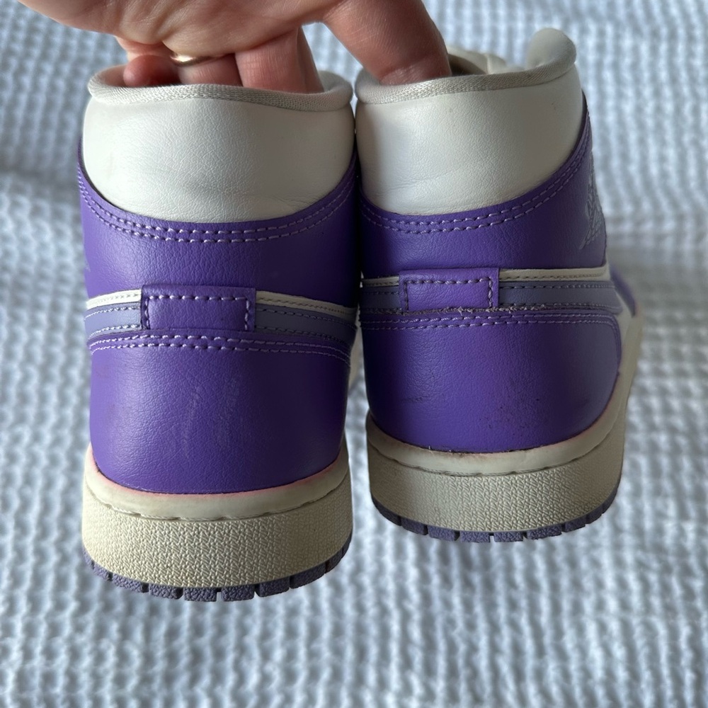 Air Jordan 1 Mid Purple Venom Women size 7.5 - Picture 7 of 11